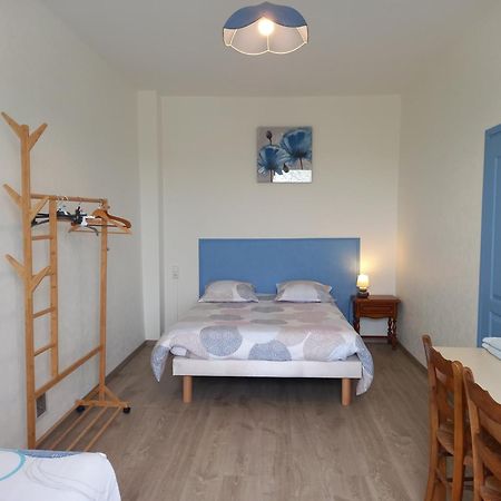 Chambres  Orchidées Saint-Denis-de-Gastines Extérieur photo