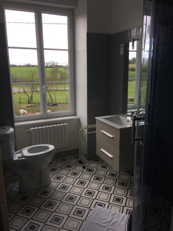 Chambres  Orchidées Saint-Denis-de-Gastines Extérieur photo
